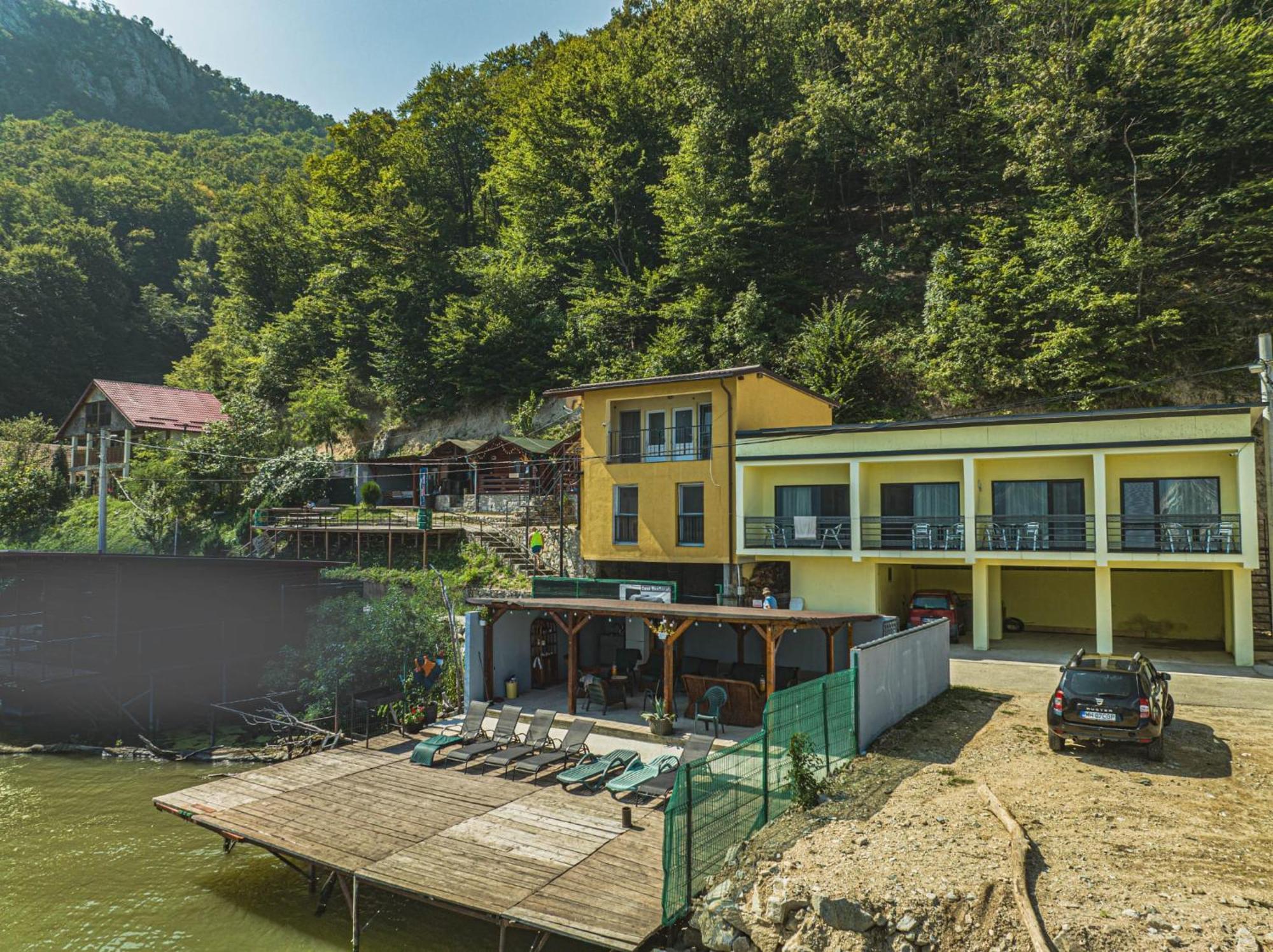 Casa Beasarah. Villa Dubova Exterior photo